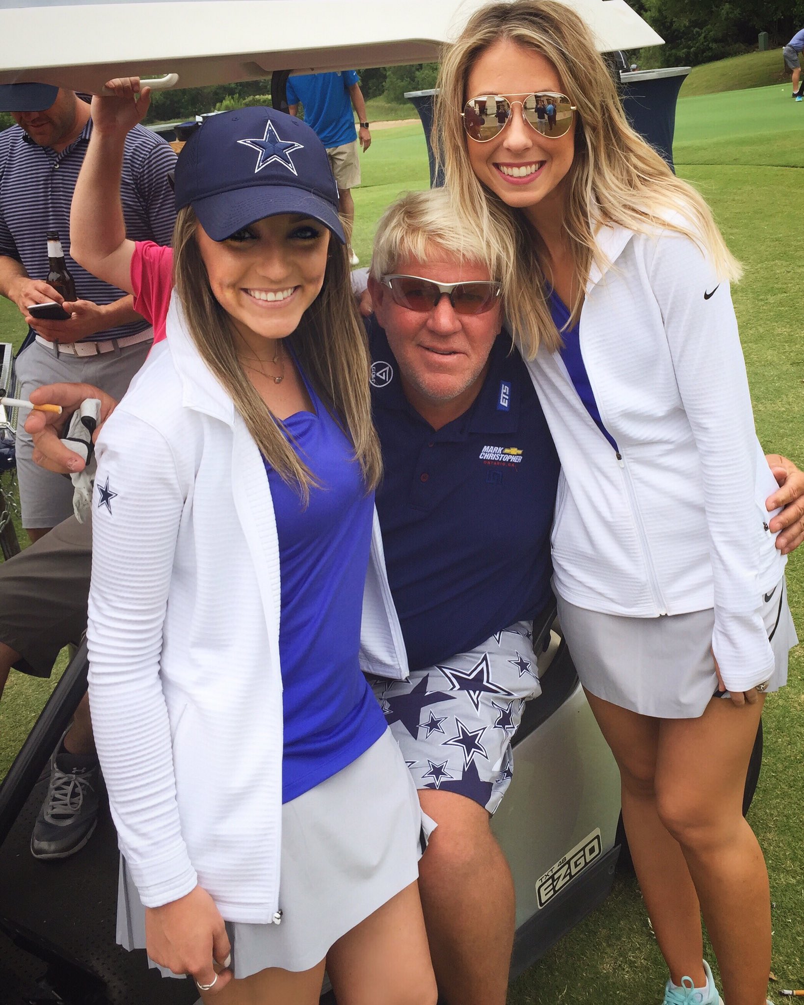 Taylor Stern on Twitter "Round 1 of the usopengolf tourney