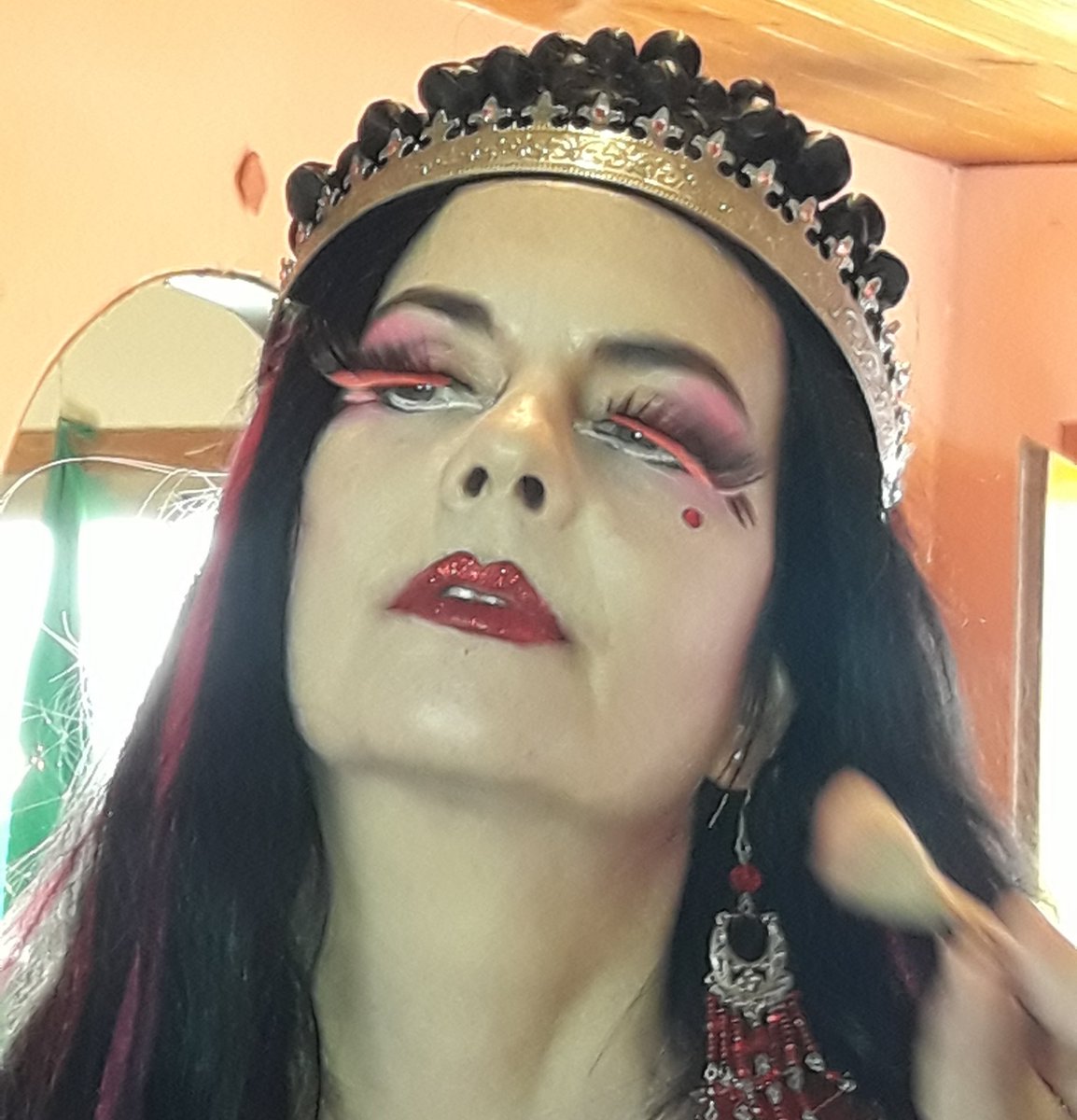 mpprdycontenido's tweet photo. #BackStageNuevoVideoClip #VampireChild @Inazulina @EfectoMetalOk @efectometal @freeedom29 https://t.co/9ZEItAAJC0