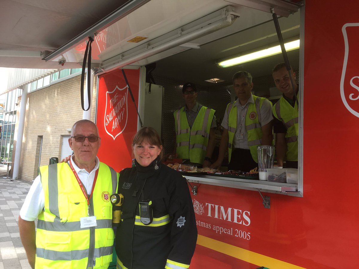 Dany_Cotton's tweet image. Thankyou to the wonderful caring team from @salvationarmyuk canteen van for looking after all of us at Grenfell Tower.