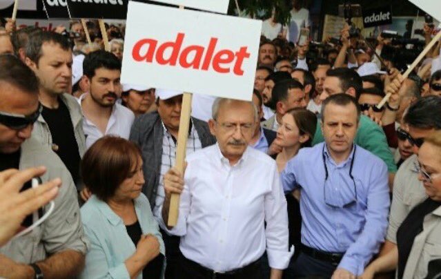 "Ankara'dan İstanbul'a yürüyecek olan Kemal Kılıçdaroğlu'na Gprs takın.O salak yolu şaşırıp kesin Çanakkale'ye gider.Bir de onu aramayalım..