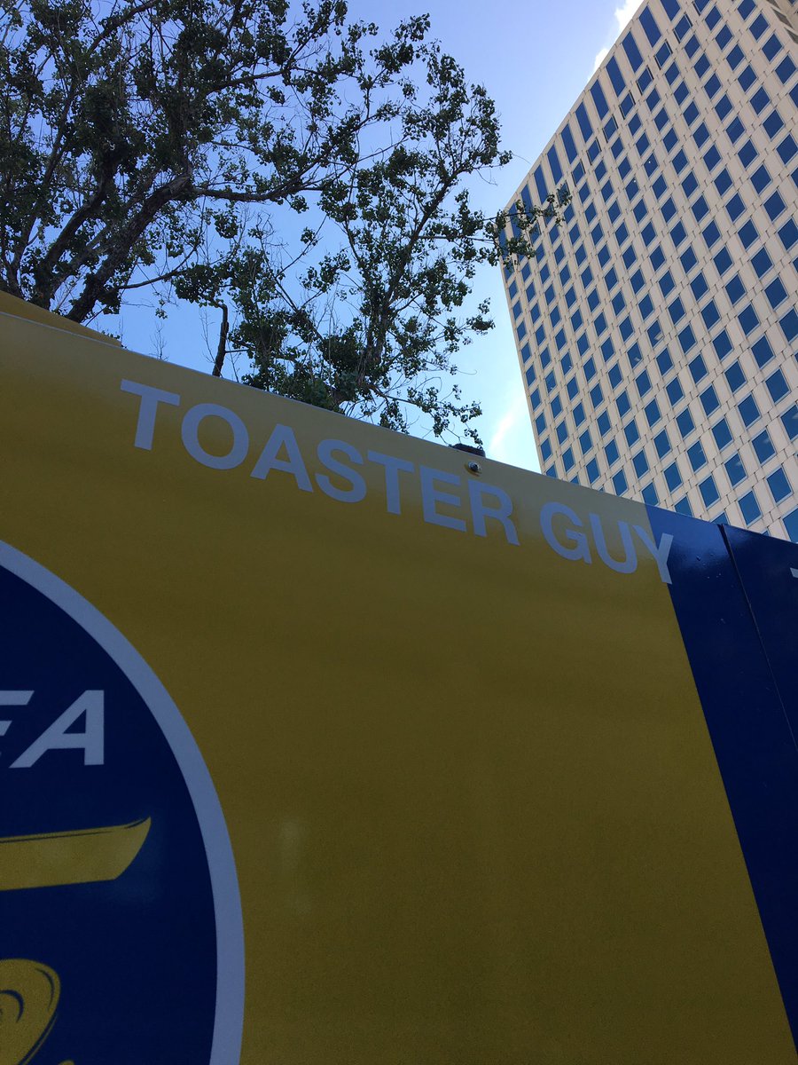 Ronnie R tweet media