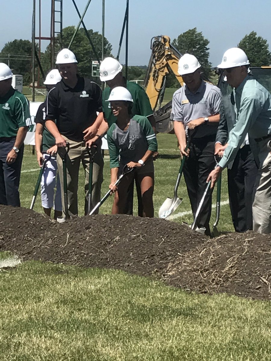 NWBearcatXCTF's tweet photo. Breaking ground this morning on our new indoor facility! Go Jordan 😁😁😁 https://t.co/m0yFFN2ShA