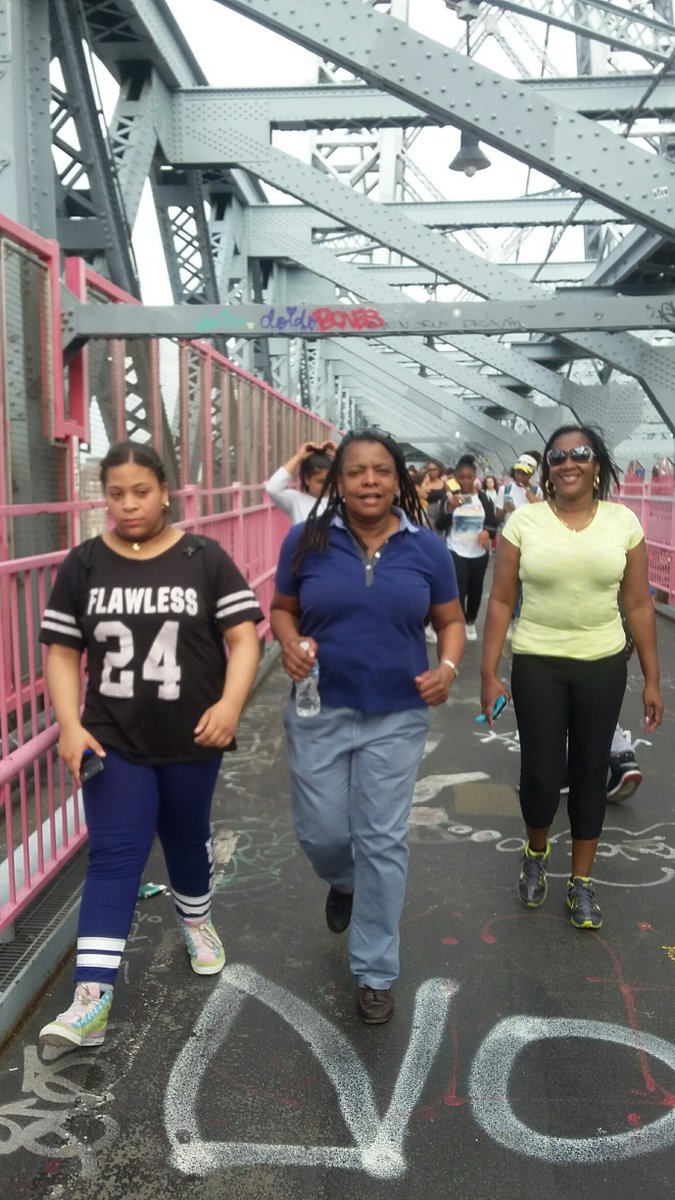 District1NYC's tweet photo. #SharetheMessage #D1Friends - PS140 #JrAmbassadors Sts had a walk-a-thon to support @WFP through @CharityMiles - DM to join the walk! https://t.co/BzHcD2TIqv