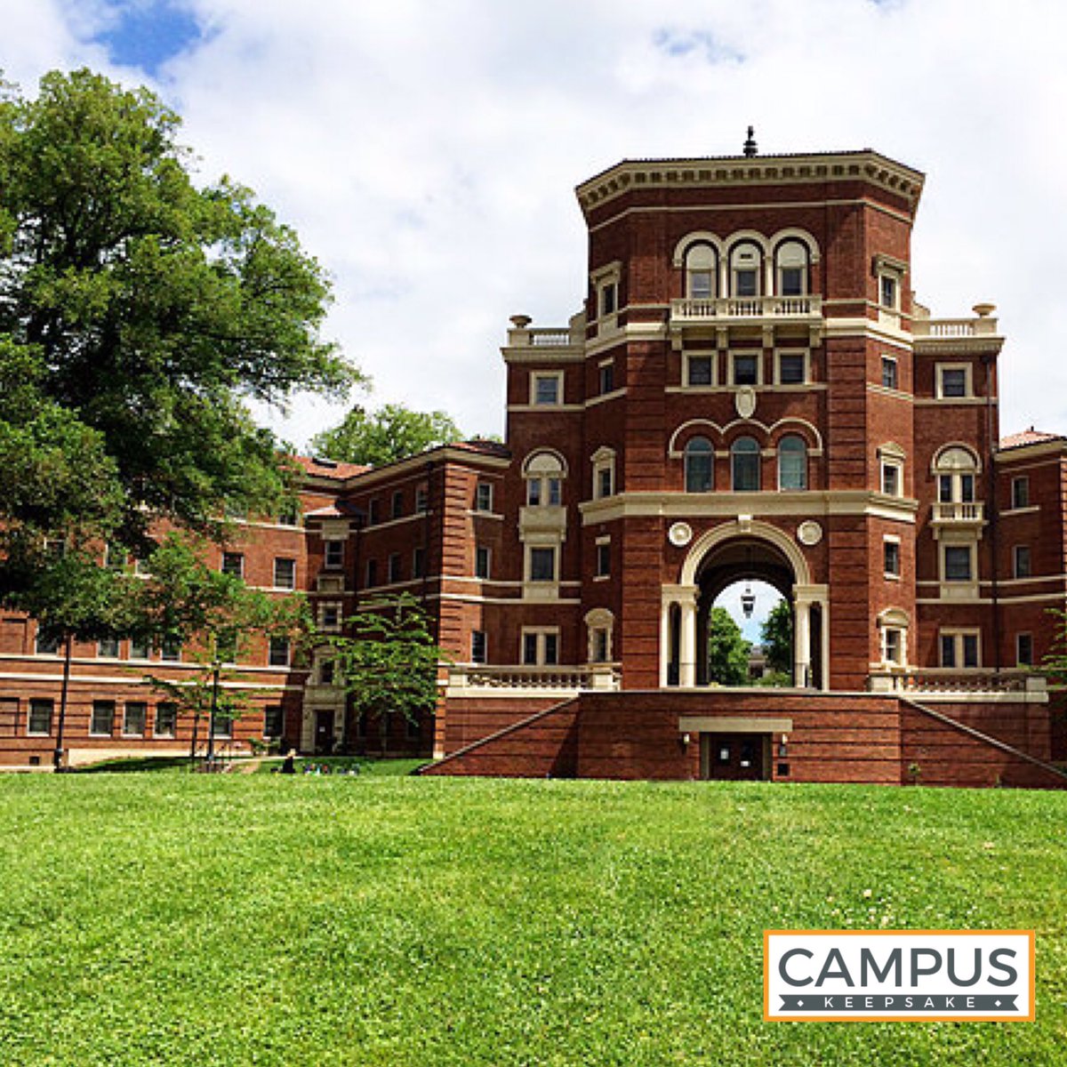 CampusKeepsake's tweet photo. Leave it to #Beavers to boast a building as big and beautiful as their mastcots' dams! @oregonstate @BeaverFootball #beavernation #gobeavs https://t.co/Eb6Yiogi6c