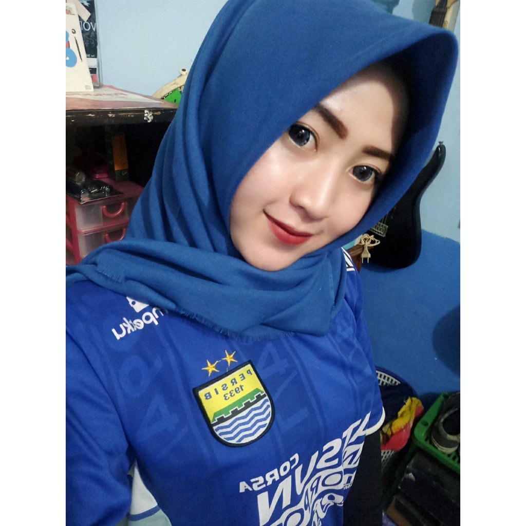 Langsung aja gitu line nya di add, jarang ngetweet lagi Ukhti <a href="/vhevhevhea1/">vhevhe novianie</a> sekarangmah #KembangKomplek #DirectBall