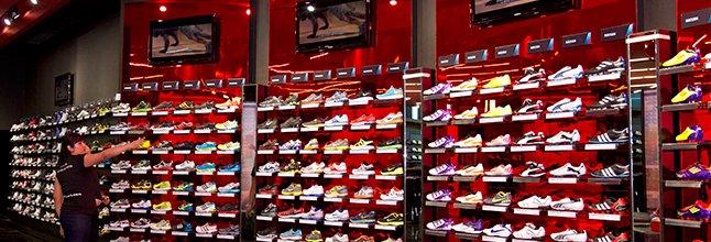 Tenis Nike LeBron XVII James Gang | caballeros | Innovasport