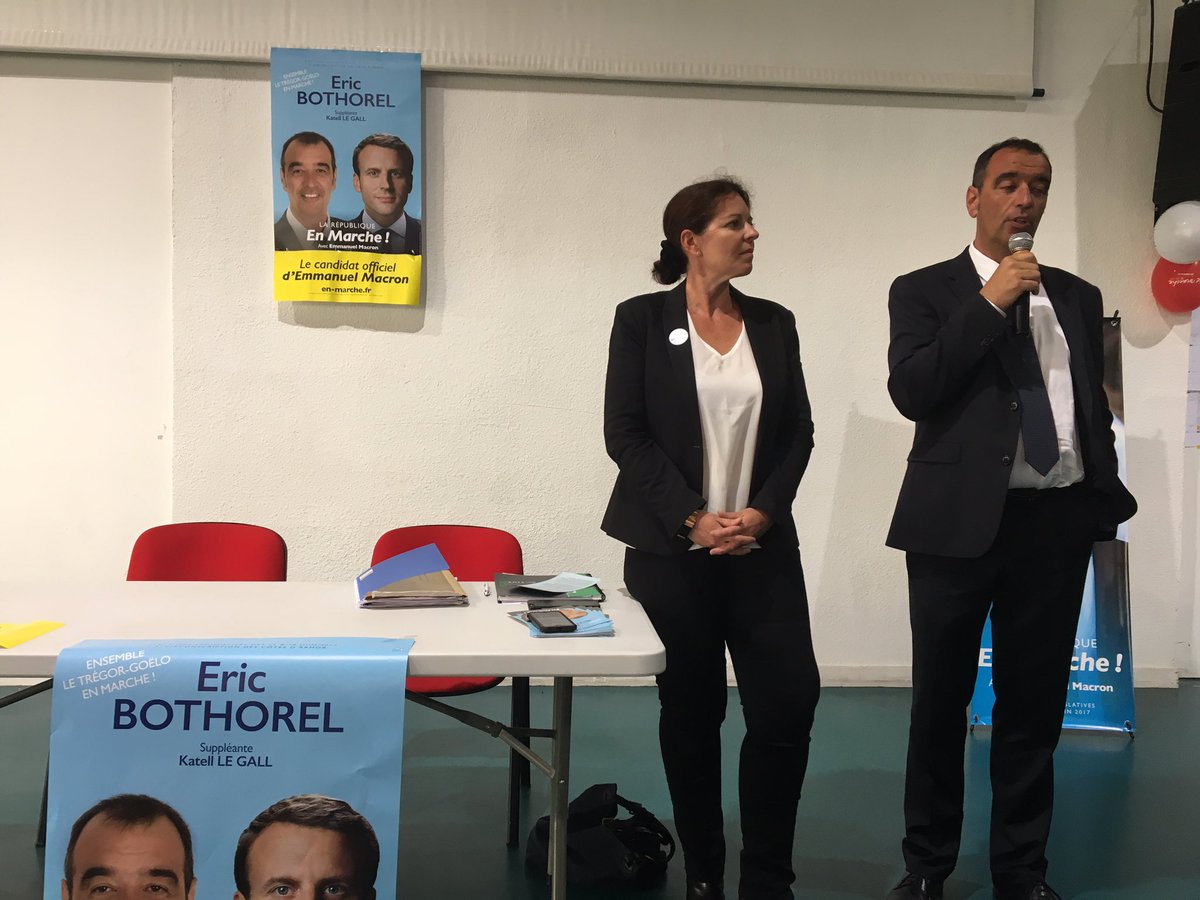 Fanny_BZH22's tweet photo. Le thème d'introduction de ce soir #bienveillance #respect #écoute particulièrement cette semaine #circo2205 @enmarchefr https://t.co/8aDLjpqWjS