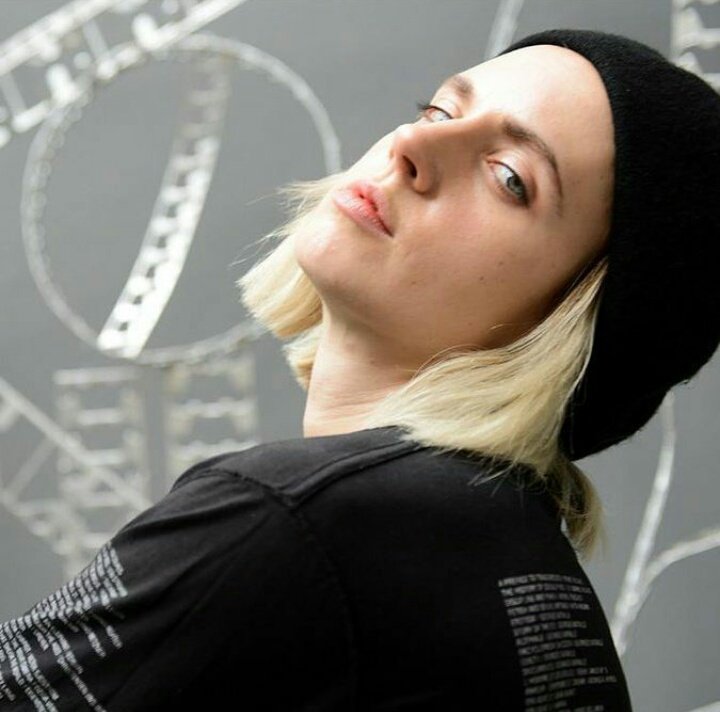 ¡BIENVENIDA A LATINOS FAM!

— @BxdCigarette 
— Hacerme pendeja 24/7