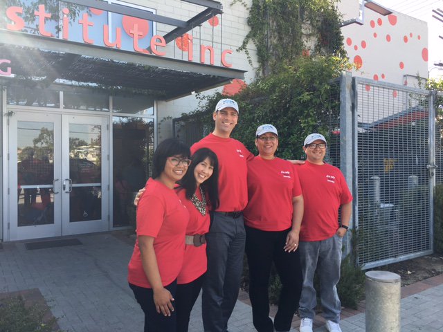 ChildrensInstLA's tweet photo. Thank you to the volunteers from #IconBlue for helping CII kick off its Welcome to Summer Carnival! #TeamHondaCares  #IconBlue #CII https://t.co/d7JNXF80zF