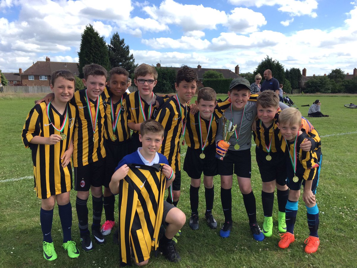 ESPSFA_league's tweet photo. Well Don to @Fit4Schools league Winners and Runners up @BrownmeadHead @AbbeyPrimary @SSPeterPaulB24 @harperbell_sda https://t.co/B1hxo6JD6d