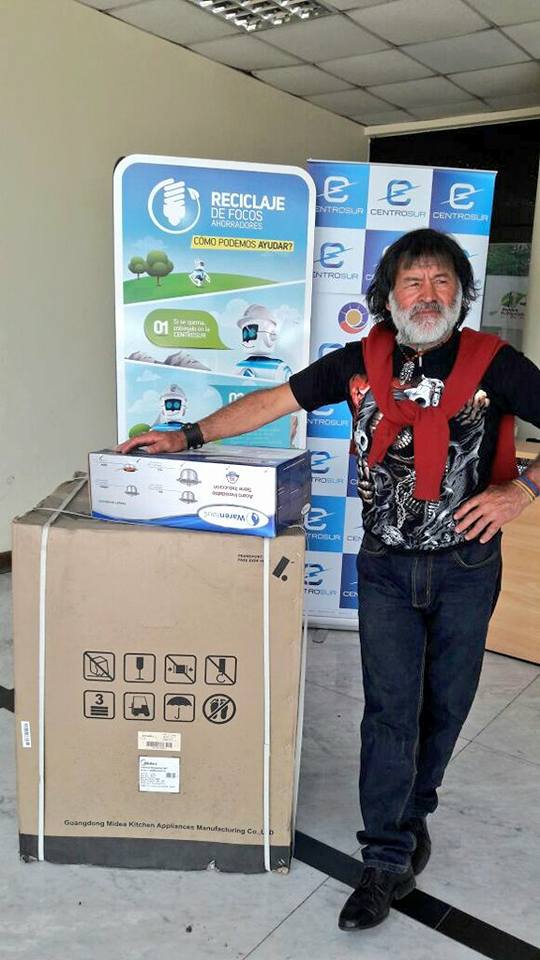 centrosurec's tweet photo. Desde hoy, Bolívar Aquiles Quinde disfruta los beneficios de su #CocinaDeInduccion. https://t.co/94jIHXPtjc