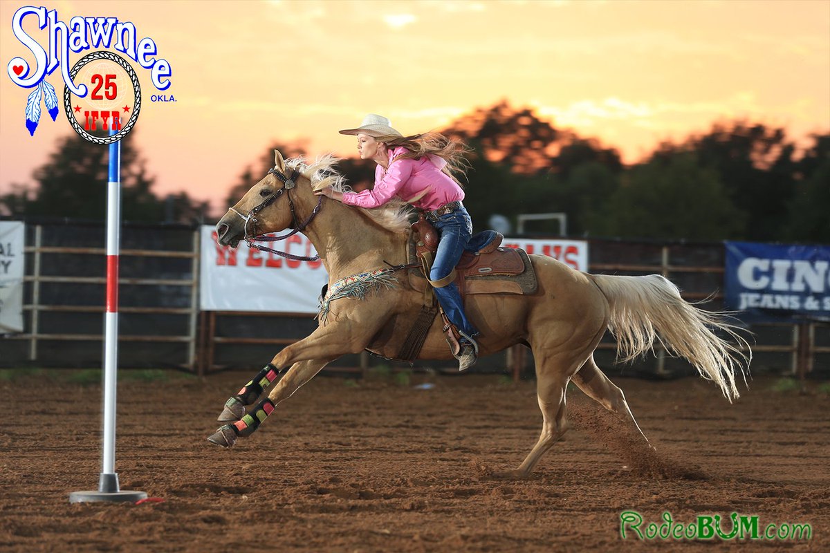IFYRShawnee's tweet photo. #TBT to #IFYR2016 with Brittany Gates and the Oklahoma sunset! https://t.co/uGEm7kXFLG