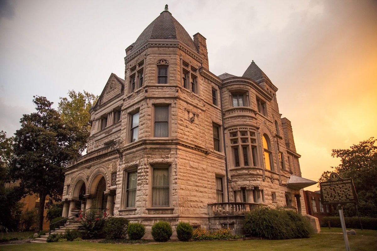 CaldwellConrad's tweet photo. June's Twilight Tour is tonight at 5pm &amp; 7pm! Come to #CCHM to see the house in a different light. Tix at door #OldLou https://t.co/XiPA7Bv6t0