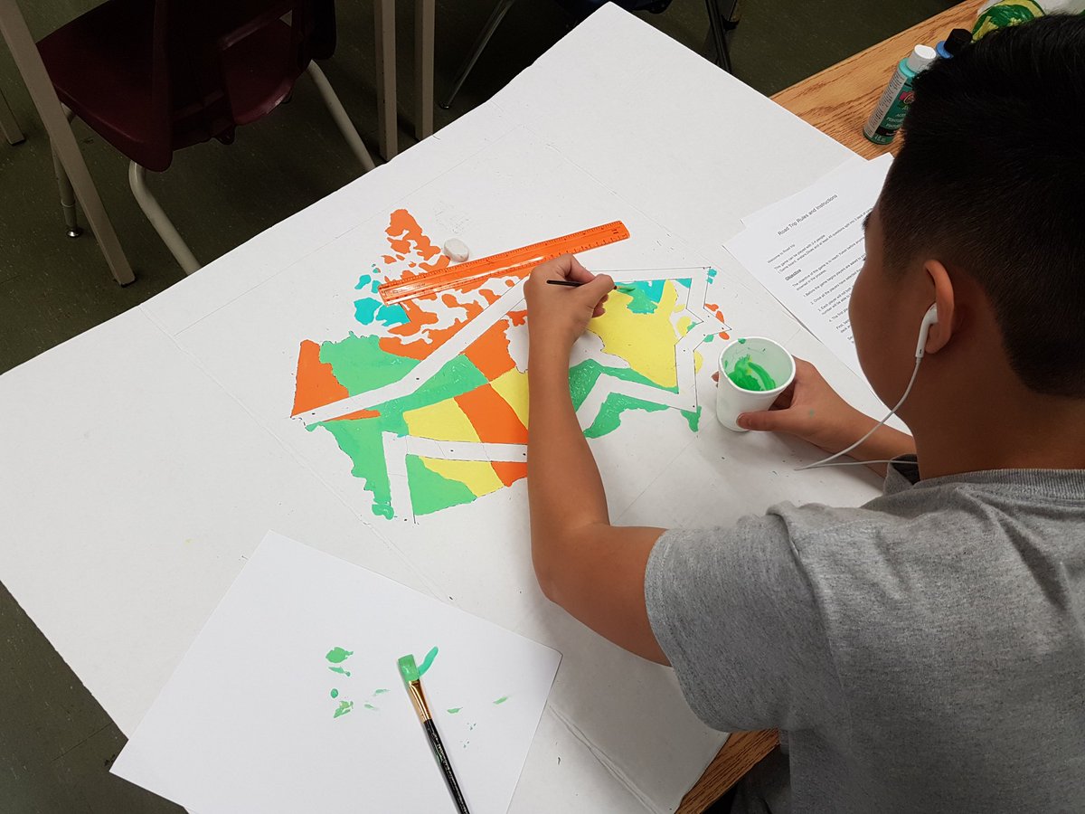 WestviewCentSS's tweet image. Geographers hard at work #proudofourstudents #geographyclass #TDSB