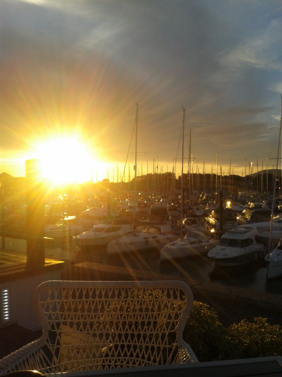 barbmc732_barb's tweet photo. Fabulous few days in Conwy #PerfectSunsets #TheMulberry https://t.co/6nl8wFHiyy