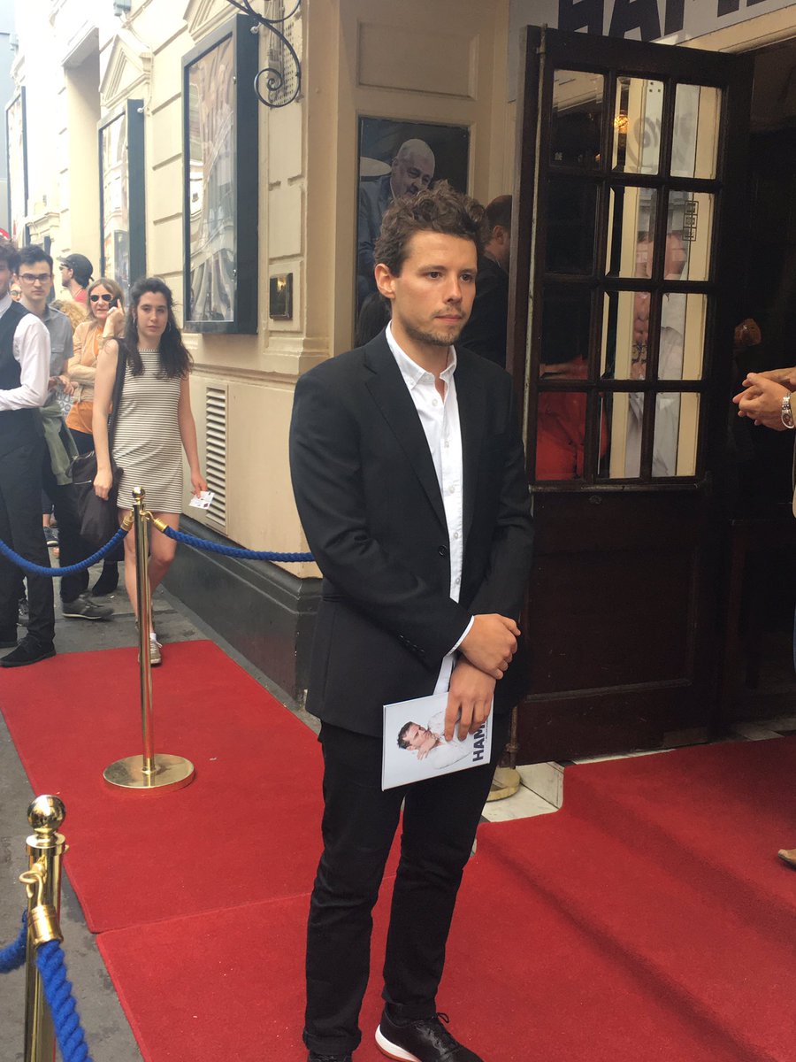 ATGTICKETS's tweet photo. The stars have started arriving to @HamletWestEnd opening night! https://t.co/MSb0j44nVe