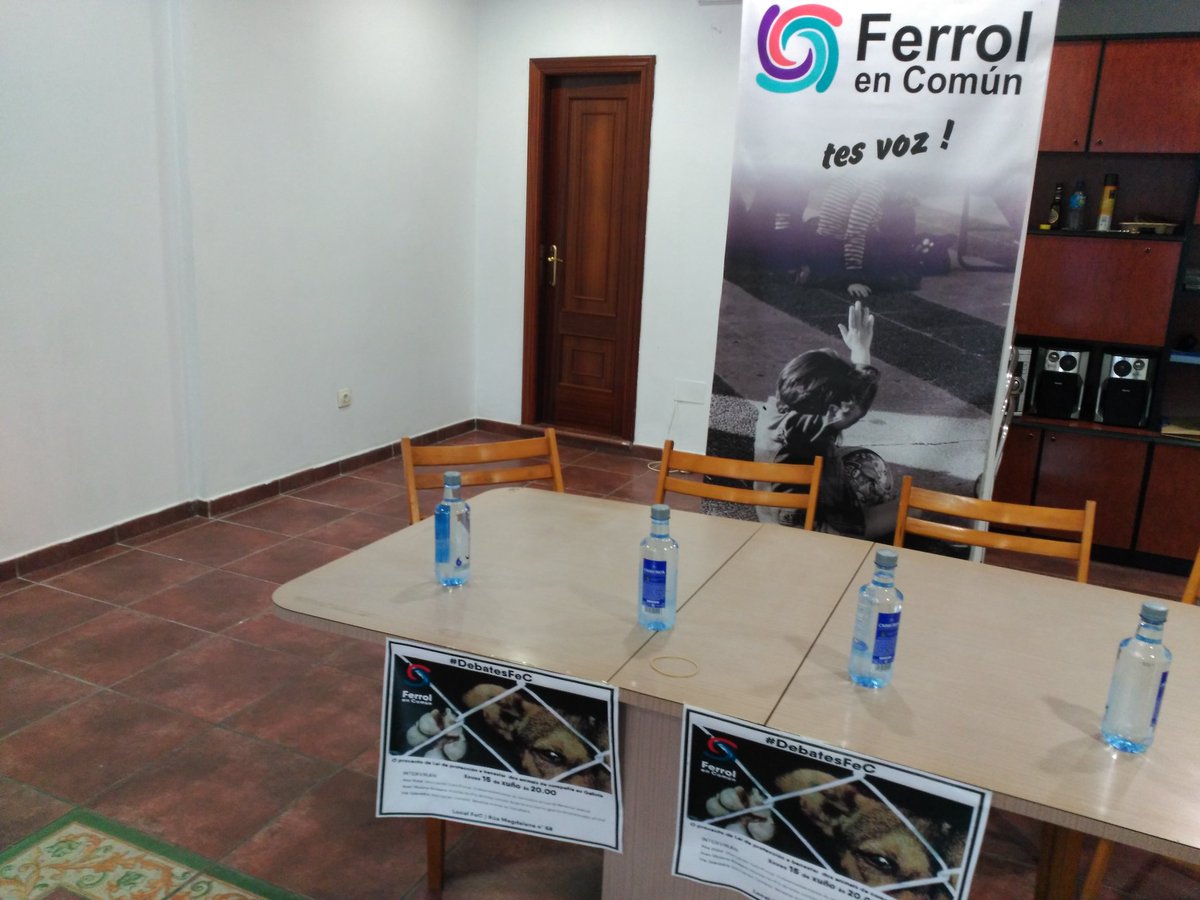 ferrolencomun's tweet photo. Todo listo para o #DebateFec deste mes de xuño sobre #BenestarAnimal. Achégate hoxe as 20.00 h ao noso local #HaiDebate https://t.co/ZccTXiMixW