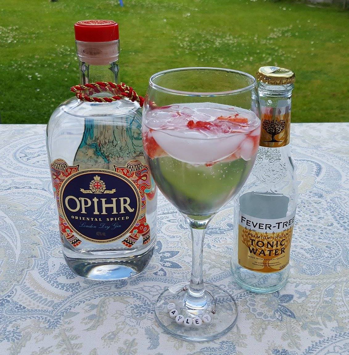 weddingparcel's tweet photo. Unwinding with my new #bff @OpihrGin after a busy day! A wonderful #gin addition to my collection! #WorldGinDay #wedding #weddingtableplan https://t.co/tqpyc3Ytvh