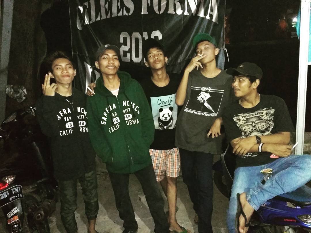 gueebels's tweet photo. celeesfornia not gangs!
#stycool #styadem https://t.co/L05HhlcLT0
