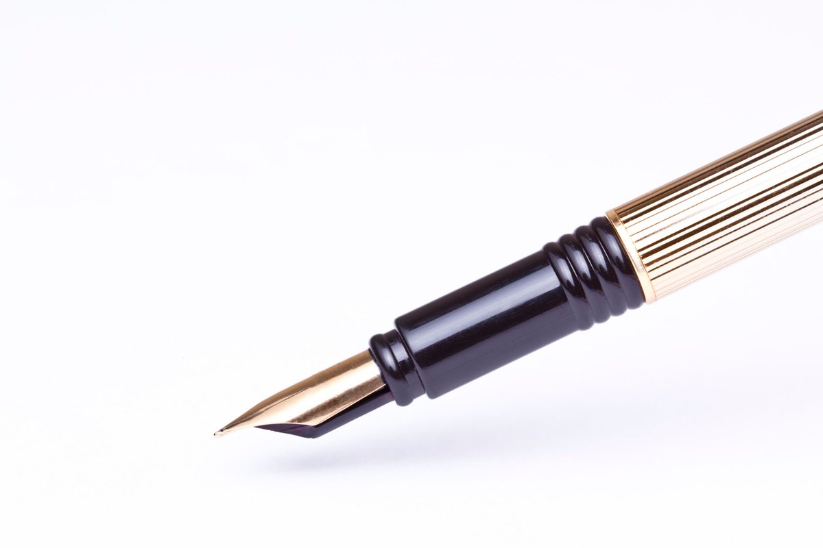 BenchmarkEdu's tweet photo. #throughthetimes of pens! First we had Reed and Quill Pens and now we have ballpoint, fountain, rollerball, gel pens and much more! https://t.co/uxbAyqB97M