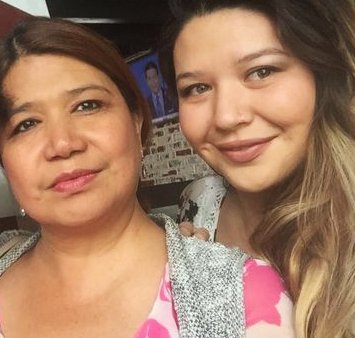 UCLAUpdates's tweet photo. Mother and daughter set to graduate together from UCLA https://t.co/7BWuDn4Zuz https://t.co/7HbKi1zOMO