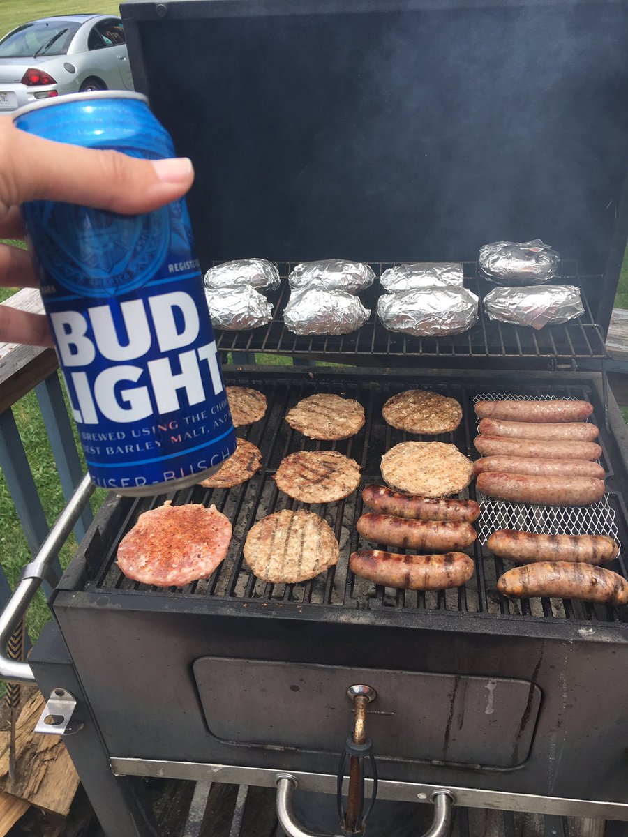 Josiette77's tweet photo. @budlight, @Kingsford, and @WeberGrills.. Now, THIS is the America I grew up knowin! #grillinit #thisbudsforyou #shecancookbrah https://t.co/nLXufoQpWU