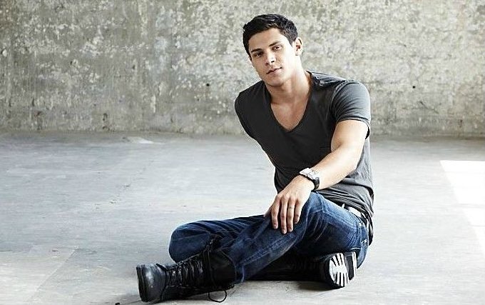 "Do you remember when the writer thrust me onto the TL and I joined Twitter? I do!" 
#MyTwitterAnniversary