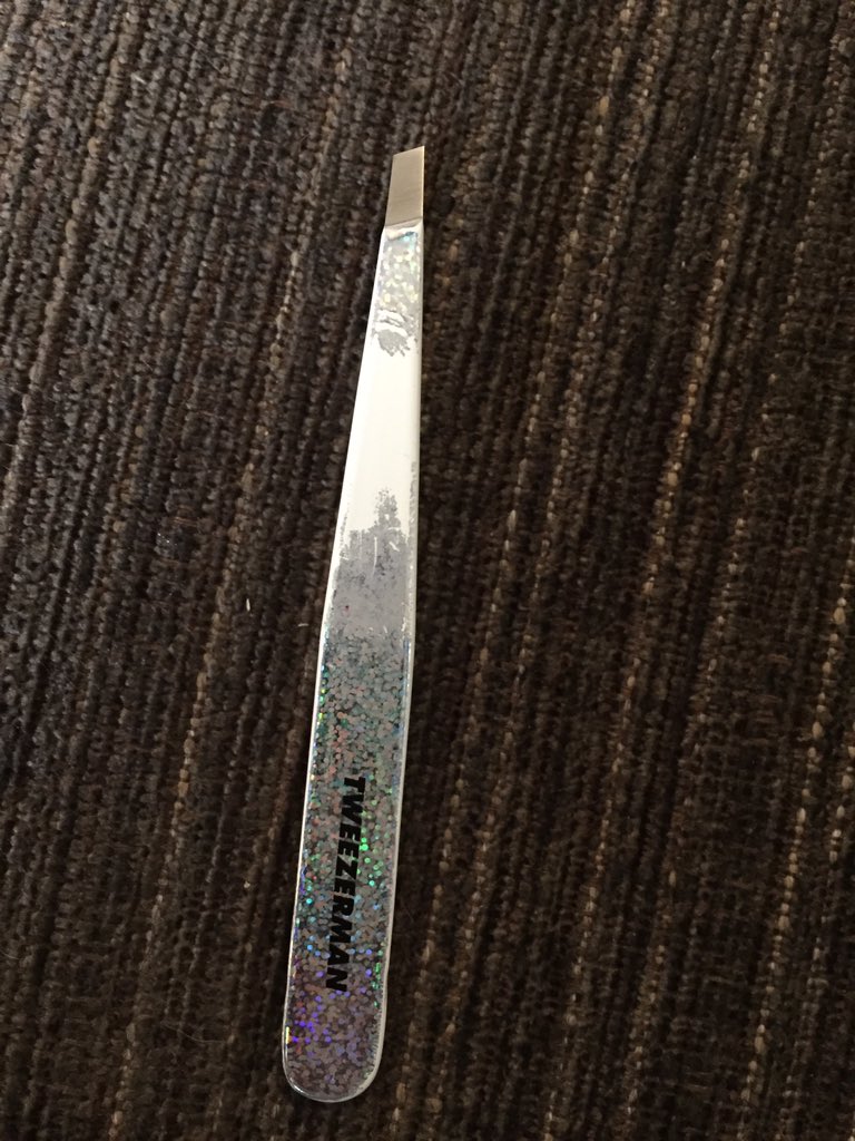 laurahird's tweet photo. @Trendi_ness @Tweezerman Don't bother buying the holographic - only had mine less than a month, it just comes off. Poor quality @Tweezerman #disappointed #lookscheap https://t.co/wMDUI84C0O