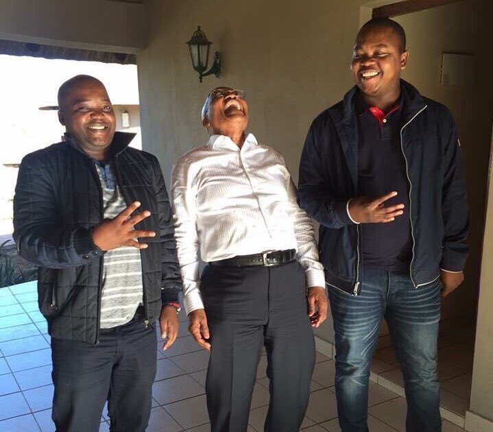 Joey_MakG's tweet photo. @MTNza Only Black Twitter has the power to Roast a Corporation so hard into changing their minds... #DueToAbuse MTN we still want free Twitter. https://t.co/cGJEiwBe6W