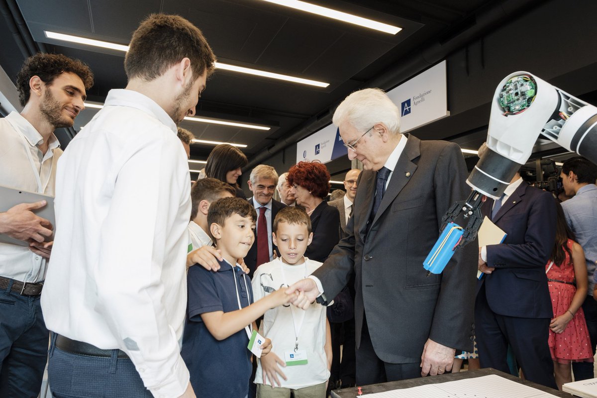 FondAgnelli's tweet photo. Inaugurazione della nuova sede della #FondazioneAgnelli con #JohnElkann,il Presidente #Mattarella, @MikeBloomberg e #GinevraElkann #FA50anni https://t.co/gfiglOcaqH