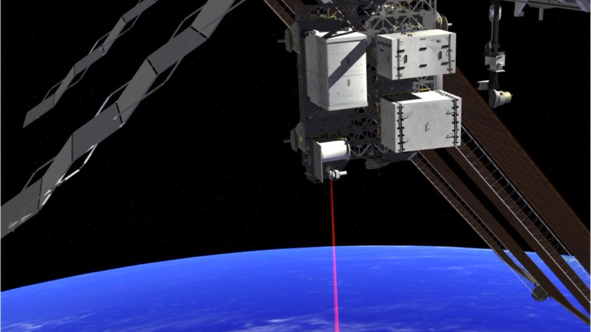 motherboard's tweet photo. We have entered the age of quantum space communications https://t.co/Qz5FIXNGUj https://t.co/pnPOThU3U5