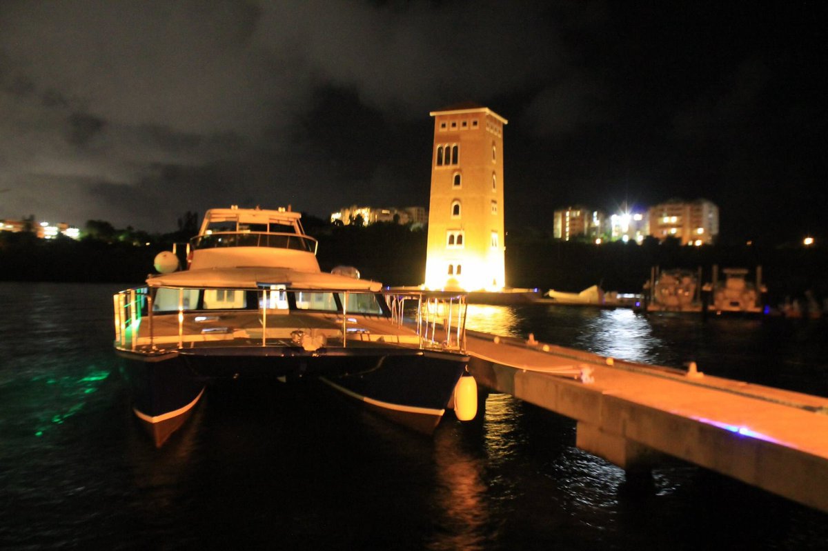 Did you know that we are the only company that has a Pub Crawl here on the island? Come on board soon and let's party together! #StMaarten