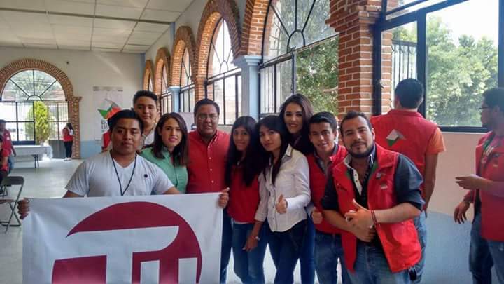 fernano02's tweet photo. El PRI es el partido que mejor capacita a sus cuadros felicidades @Michislasg #ConTodoMich @EnriqueOchoaR @ruizmassieu @Pospital @ICADEP https://t.co/fh3tMRMPcw