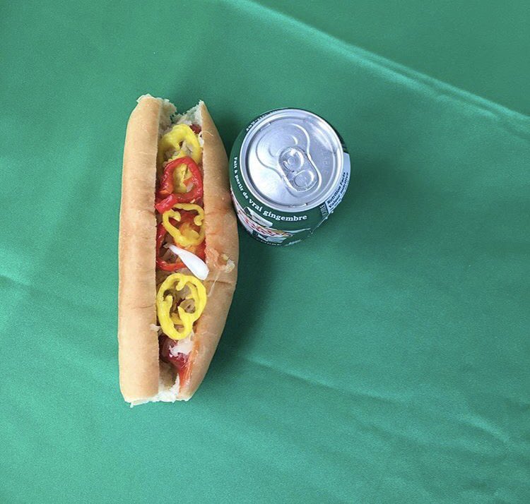 NellaMirante's tweet image. Nothing makes the day like a hot dog and soda for $5 and all to a great cause Christmas Bureau! @FairmontMAC #givebacktocommunity  #hotdog