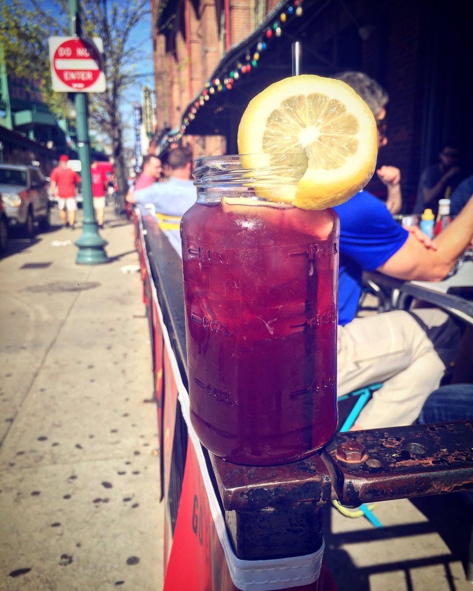 LorettasTweetin's tweet photo. We sure as hell ain't sad drinkin' the #BackyardBlues - made w/ lemongrass infused vodka, black walnut bitters, blueberry soda & lemonade! https://t.co/yJM7zAV5Xd