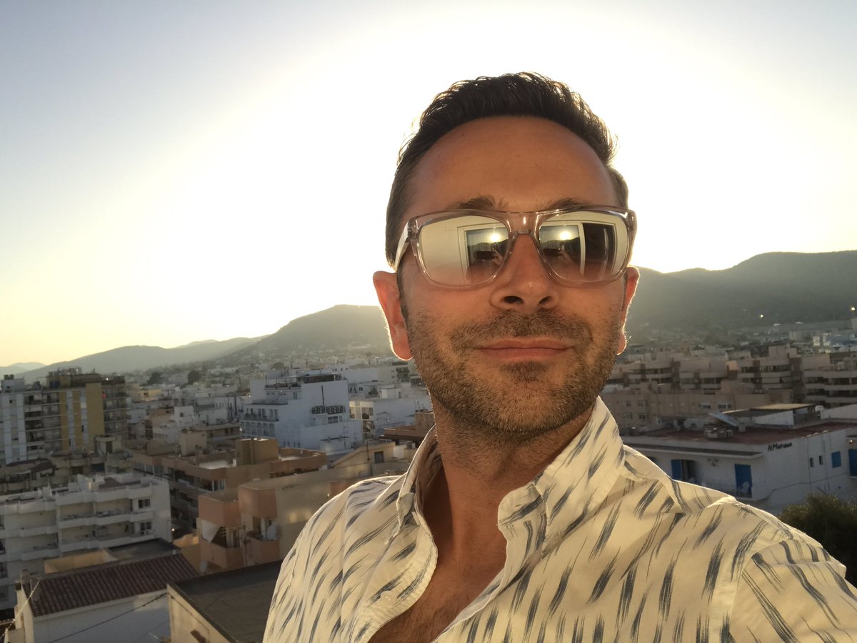 "...à l'heure de tous les possibles, un peu au dessus de la ville..." #keepcontrol #before #light #sunset #enjoyinglife