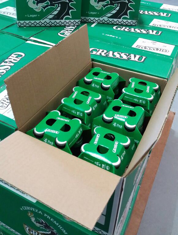 CervezaGrassau's tweet photo. A full abasteciendo los super mas grandes del país que la #CopaConfederaciones está a la vuelta de la esquina! 🍻 https://t.co/UKrhF7g51z