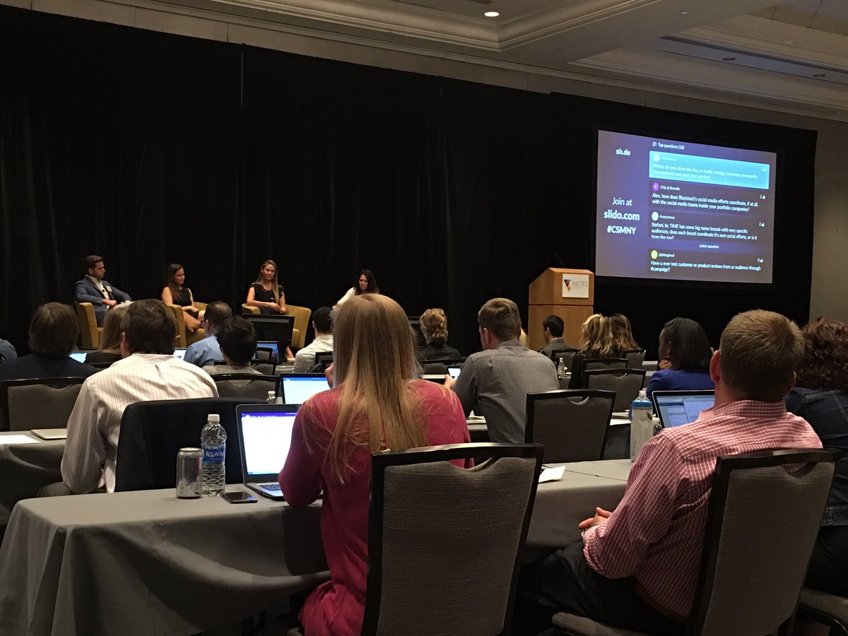 lma64's tweet photo. #CMSNY 2017 @dialogfeed #customerisking #contentisking #socialwall #customervoice #inspire @LaurenGerstner @AlexCavaleri @GinaMichnowicz https://t.co/xM2dFW3LzV