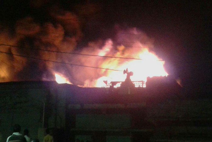 patrikacg's tweet image. अभी अभी: पाइप बनाने की फैक्ट्री में लगी भीषण आग, लाखों का नुकसान: goo.gl/2nkFyU
#Fire #FireinFactory #Crime #Raipur #Chhattisgarh