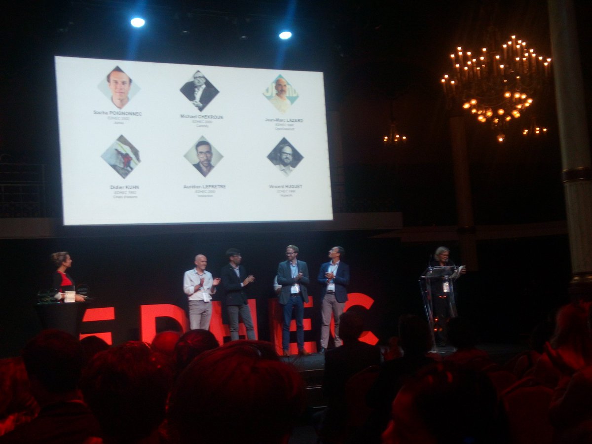 Alison_R_F's tweet photo. Remise du prix Edhec Entrepreneur de l'année #EdhecRdv #Jumia #Carenity #OpenDataSoft #Chaisdoeuvre #Insitaction #Hopwork https://t.co/ksBubnUyT5