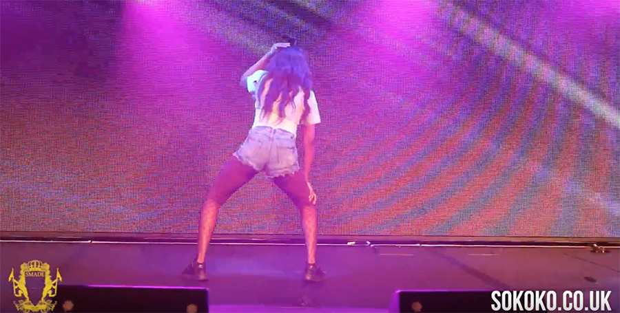 sokokoblog's tweet photo. SO KOKO | Watch @afrouktv
@therealsona #Ginger #Dance
Watch Here https://t.co/jBlgU2jImZ
#socialmedia @atgmusick
#afrotrap #afrobeats #music https://t.co/LSXWQ8UGX0