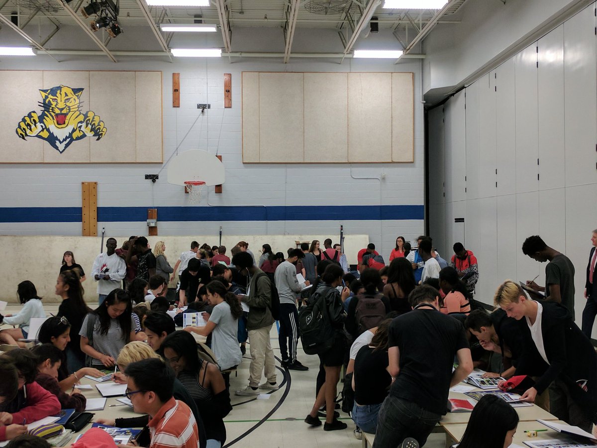 LBPearsonOCSB's tweet photo. Yearbook distribution party! Thanks to @djrayray_ for coming out! #wearelbp https://t.co/NMLpR0B7rF