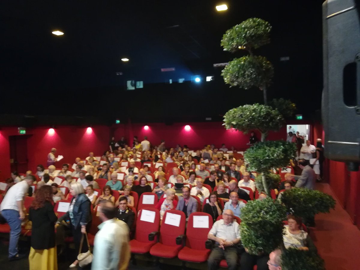 marcoalparone's tweet photo. Stiamo per cominciare la serata delle nostre attività da 40 anni a @pad_dugnano le loro storie sono le nostre radici #leradicidelfuturo https://t.co/HIe4Ui19aS