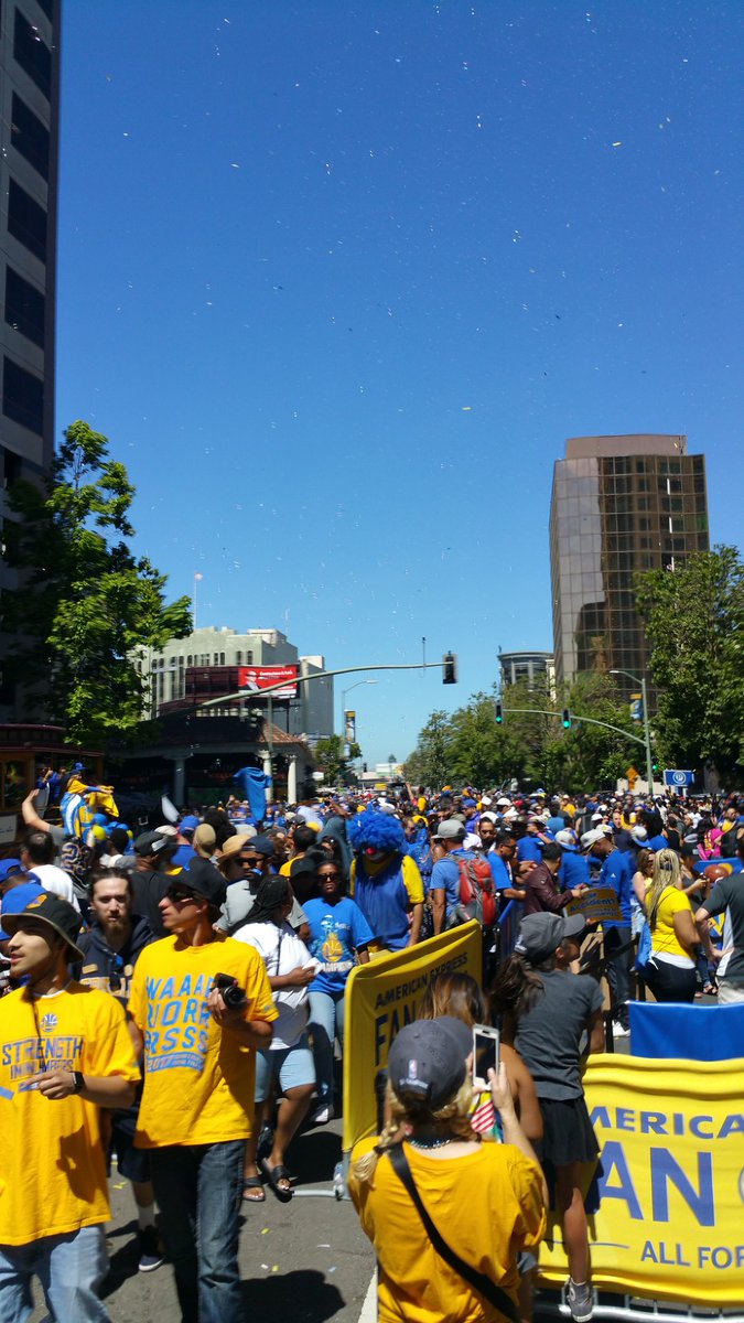 dblstandardbar's tweet photo. @KingJames Happy Parade Day from #oakland #california. #kdmvp https://t.co/UzpBAsH8VD