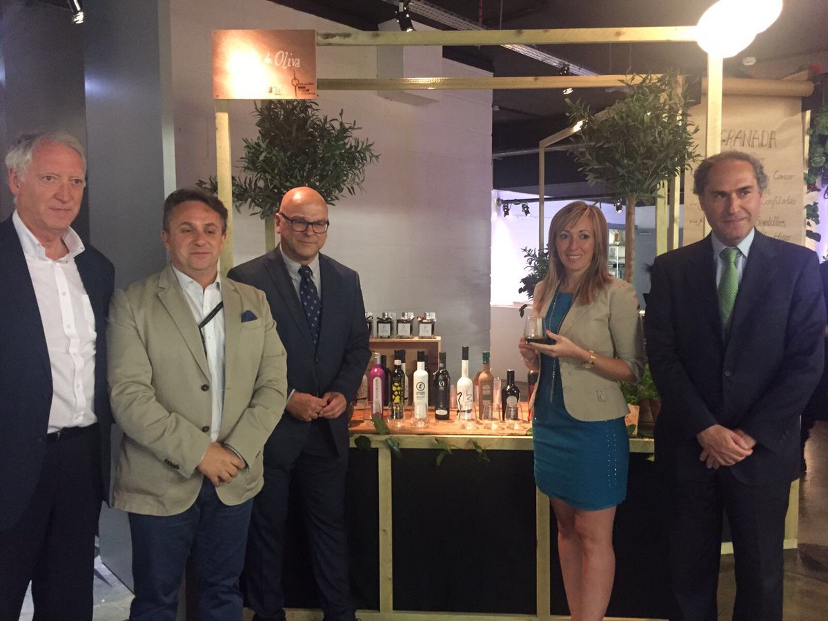 dipujaen's tweet photo. La gastronomía, eje de la acción promocional que @dipujaen y @dipgra realizan hoy en Londres https://t.co/URcykIWq7E https://t.co/csREdblTmk