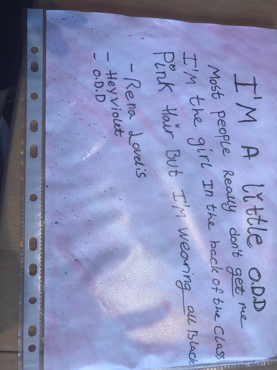 LoveFromLinee's tweet image. Oommmgggg :( #HeyVioletAMA