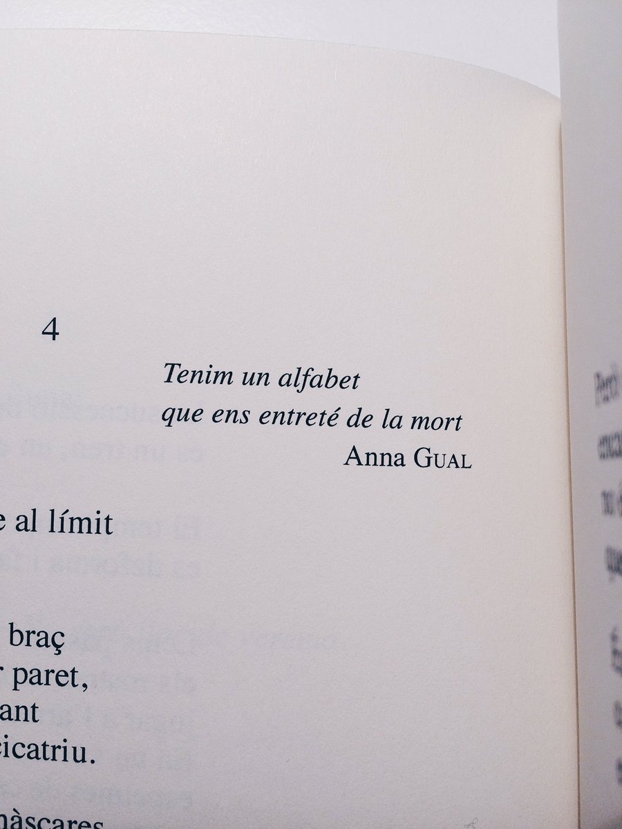 annagual's tweet photo. "Tenim un alfabet
que ens entreté de la mort"
#AnnaGual #Eltubercle
Gràcies @_angelsmoreno per la cita. Tota alegria és poca 🍃 https://t.co/SyCBeDPT5l