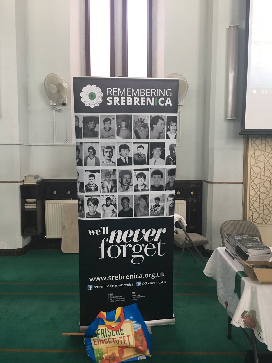 ElinorMChohan's tweet image. Getting ready for @SrebrenicaUK Iftar @didsburymosque #learningthelessons #genderandgenocide