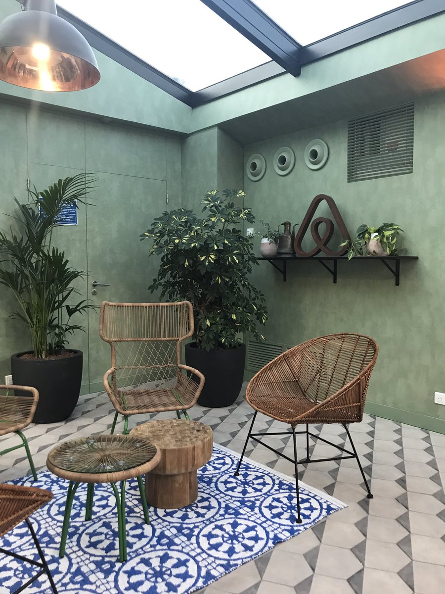 Les nouveaux locaux de <a href="/airbnb_fr/">Airbnb France</a> sont trop cooools !!!