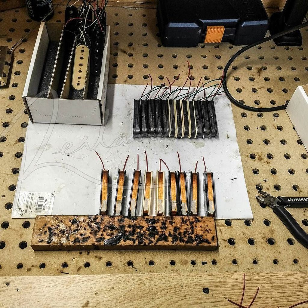 RCG_Pickups's tweet photo. #humbucker frenzy!! #ReilanderPickups #Reilander #guitarpickups #ReilanderCustomGuitar #guitar #pickupwinding #pic… https://t.co/nVq0ystUhN https://t.co/wVkHa67GyW